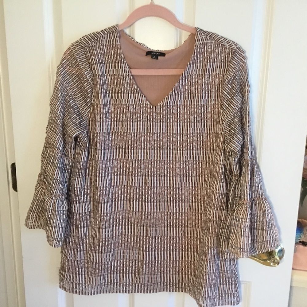 NWOT. Alfani Brand Women’s Sz M Dusty Rose, Black and White Blouse